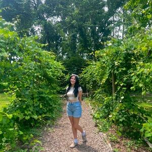 Meet your Posher, Jade